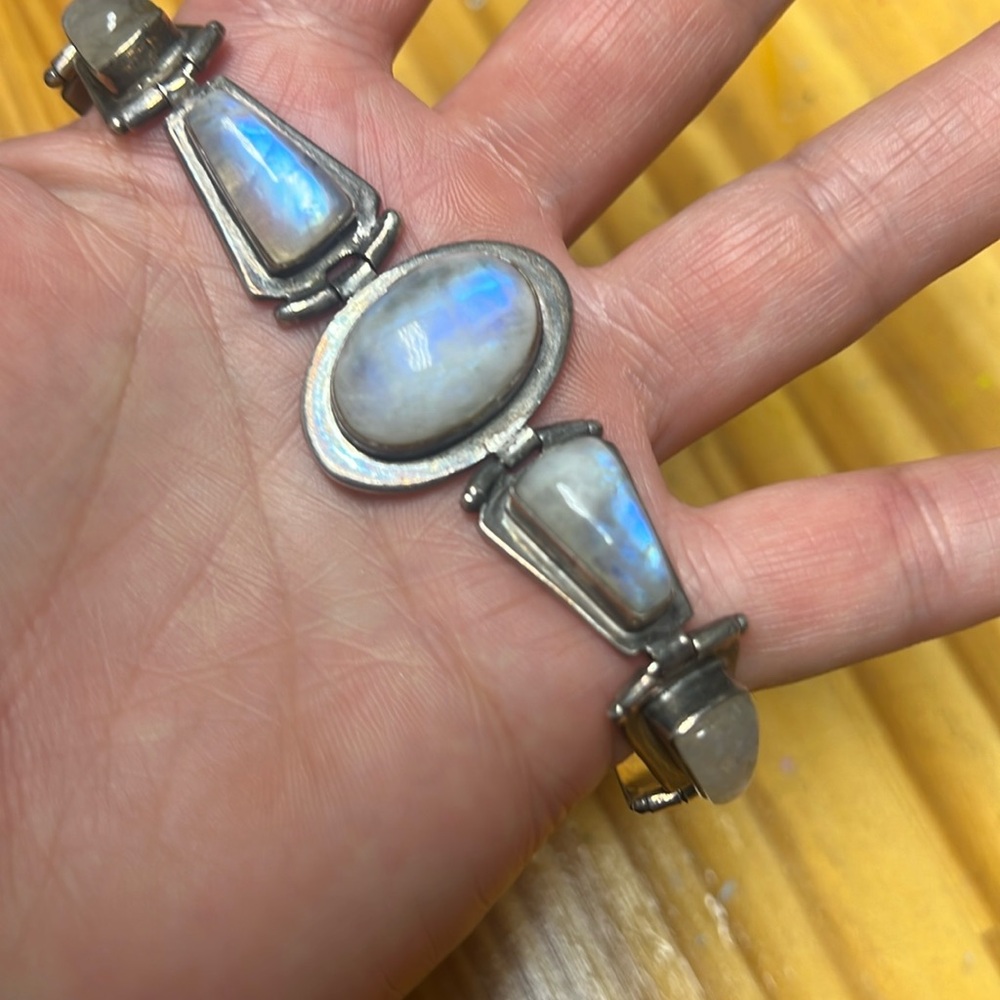 Gorgeous Vintage Sterling Rainbow Moonstone Link Bracelet - Picture 4 of 9